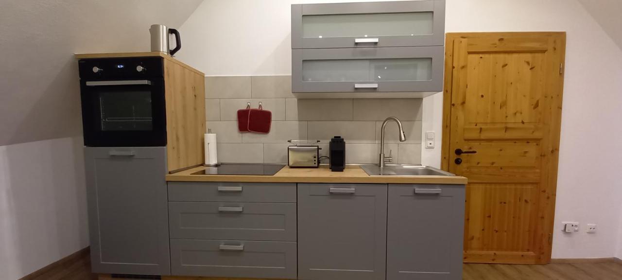 Kleine, gemütliche Dachgeschosswohnung Laudenbach  Exterior foto